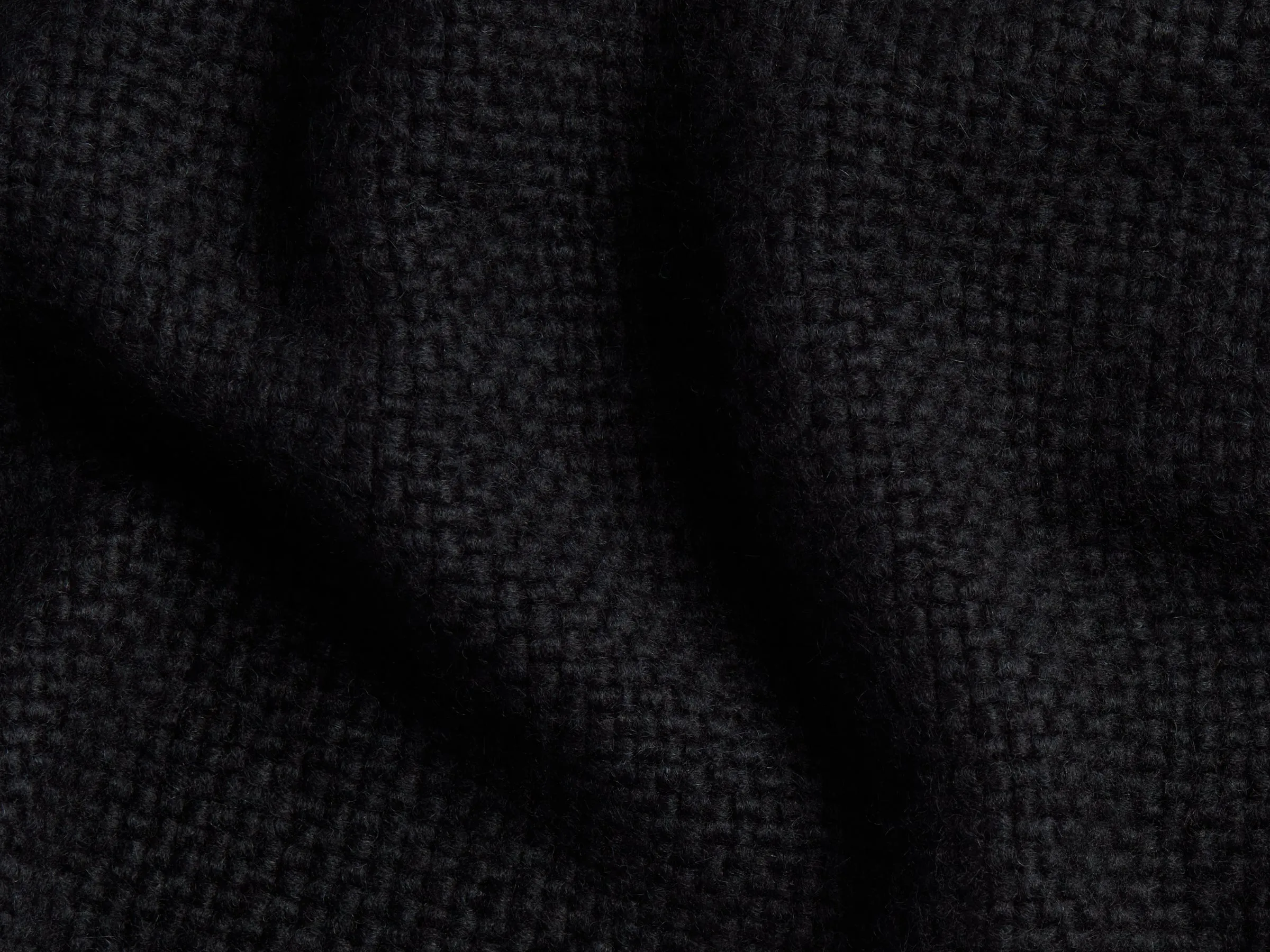Cozy Alpaca Throw (Soft Black)