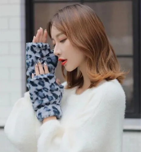 Soft Leopard Fingerless Gloves
